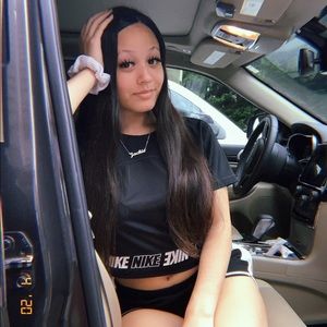 Meet your Posher, Jackie🇵🇭